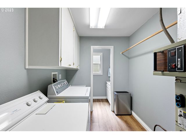 530 MORELAND Ave, Drain, OR 97435