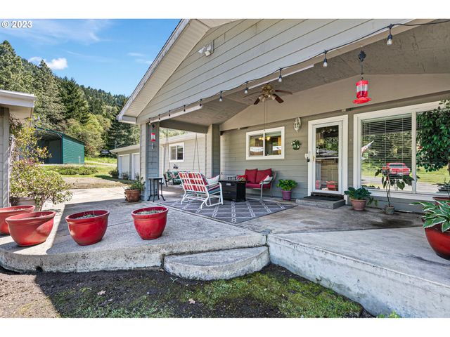 530 MORELAND Ave, Drain, OR 97435