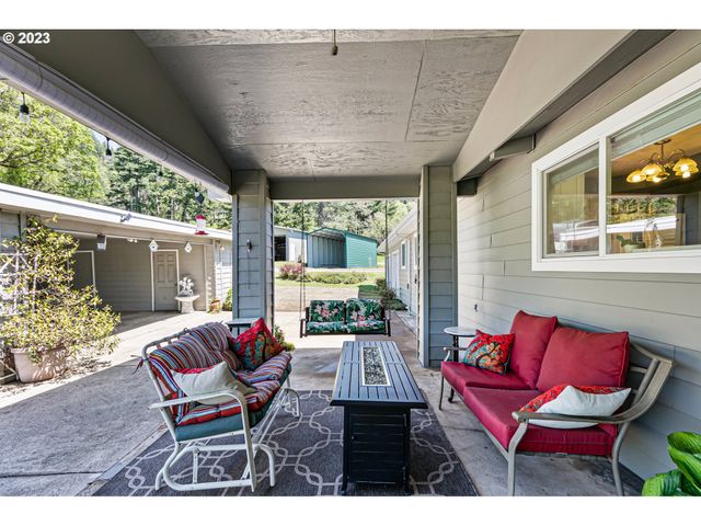 530 MORELAND Ave, Drain, OR 97435