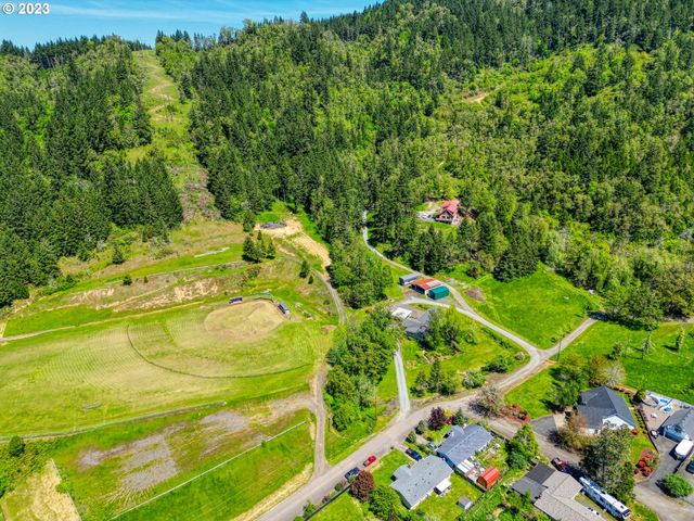 530 MORELAND Ave, Drain, OR 97435