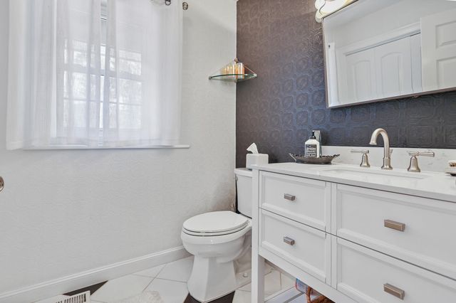37 Brady Avenue, Salem, NH 03079