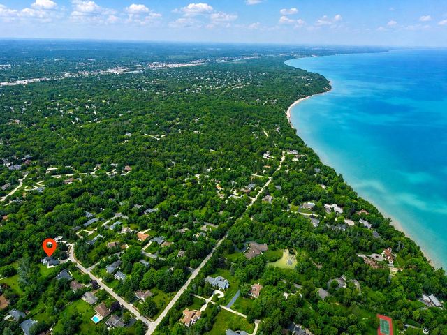 857 E Glenbrook ROAD, Bayside, WI 53217