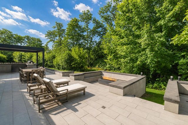 857 E Glenbrook ROAD, Bayside, WI 53217