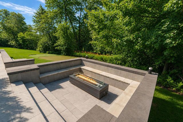 857 E Glenbrook ROAD, Bayside, WI 53217