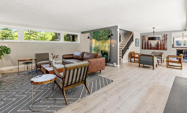 857 E Glenbrook ROAD, Bayside, WI 53217