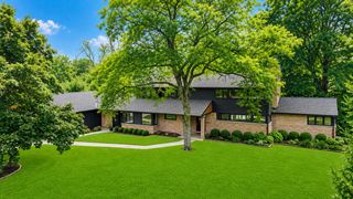 857 E Glenbrook ROAD, Bayside, WI 53217