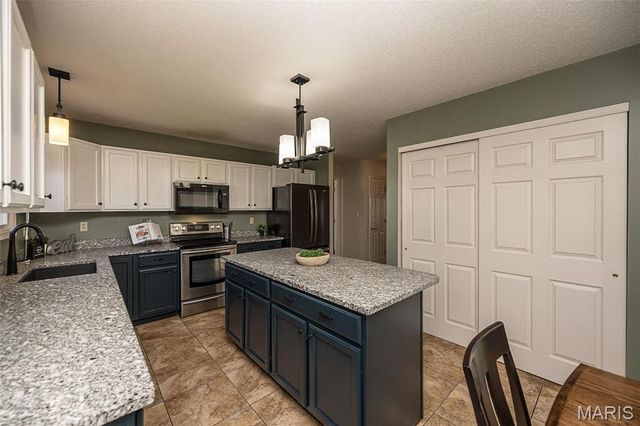 2215 Wild Pigeon Drive, O'fallon, MO 63368