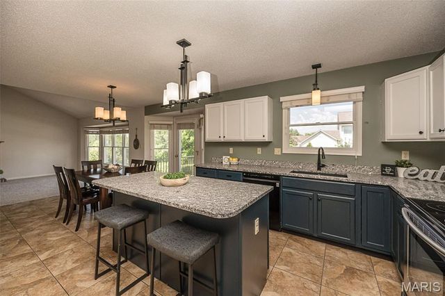 2215 Wild Pigeon Drive, O'fallon, MO 63368