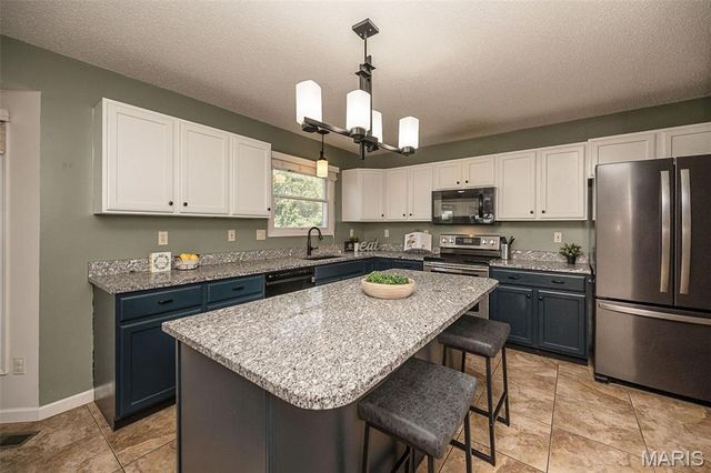 2215 Wild Pigeon Drive, O'fallon, MO 63368
