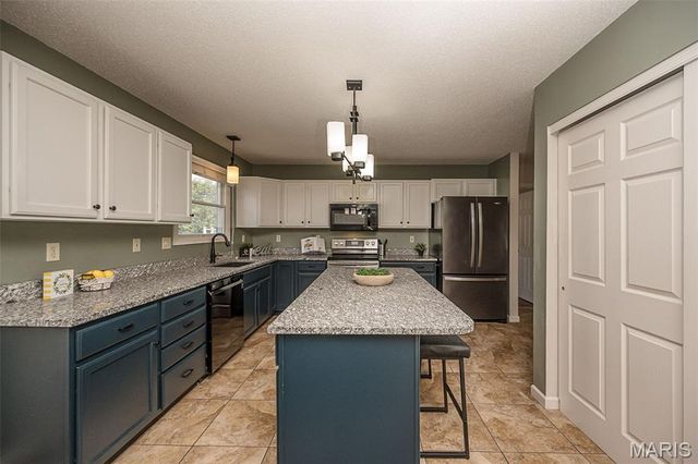 2215 Wild Pigeon Drive, O'fallon, MO 63368