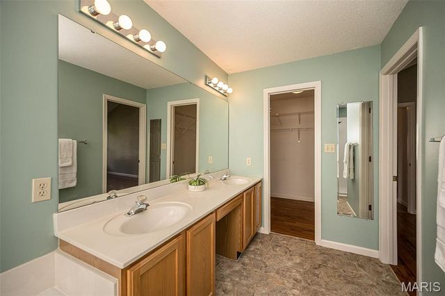2215 Wild Pigeon Drive, O'fallon, MO 63368