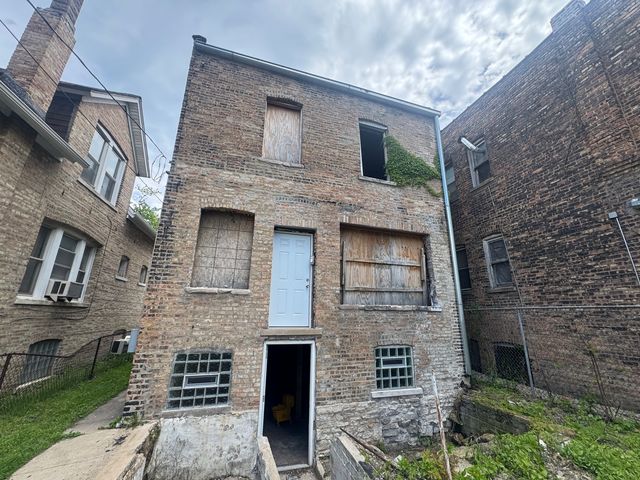 7324 S Blackstone Avenue, Chicago, IL 60619