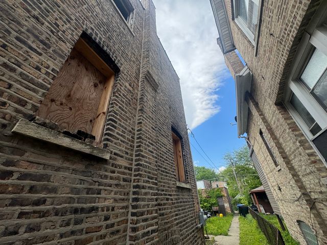 7324 S Blackstone Avenue, Chicago, IL 60619
