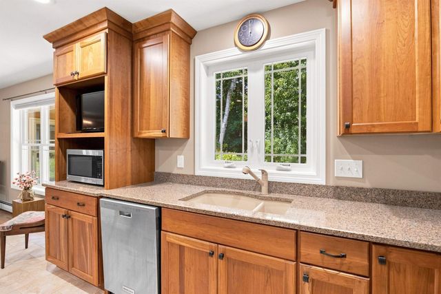 77 Linny Lane, Laconia, NH 03246