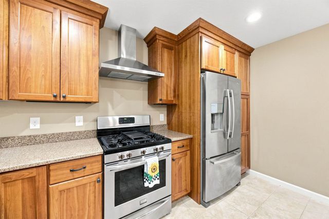 77 Linny Lane, Laconia, NH 03246