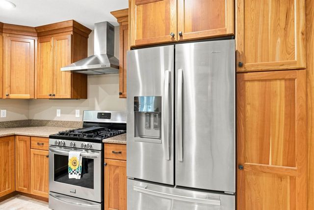 77 Linny Lane, Laconia, NH 03246