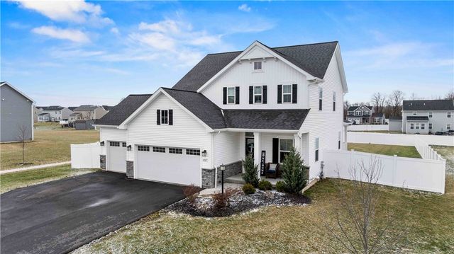 6027 North Ivory Drive, Farmington, NY 14425