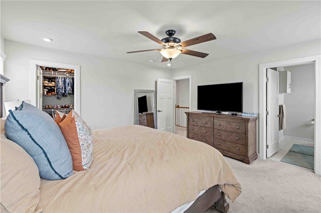 6027 North Ivory Drive, Farmington, NY 14425