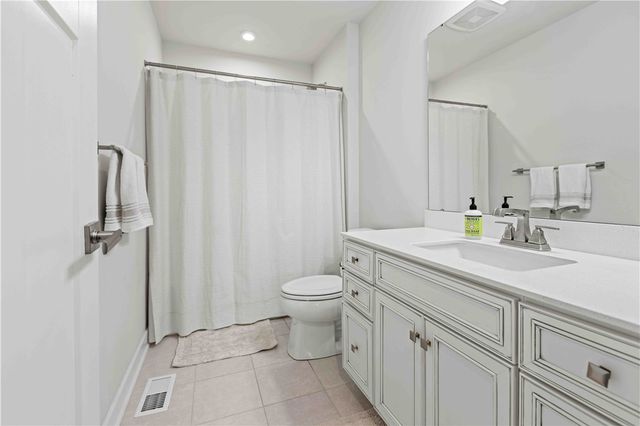 6027 North Ivory Drive, Farmington, NY 14425