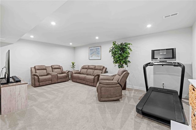 6027 North Ivory Drive, Farmington, NY 14425