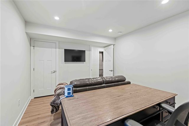 6027 North Ivory Drive, Farmington, NY 14425