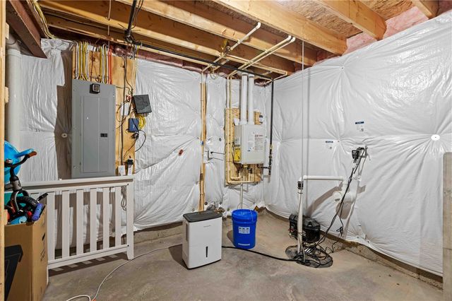 6027 North Ivory Drive, Farmington, NY 14425