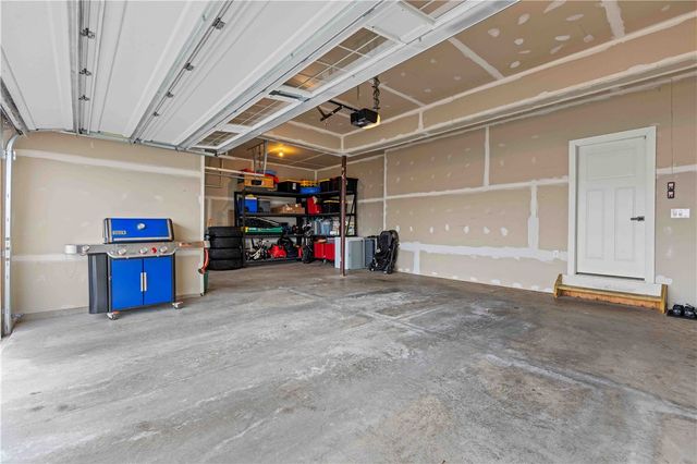 6027 North Ivory Drive, Farmington, NY 14425