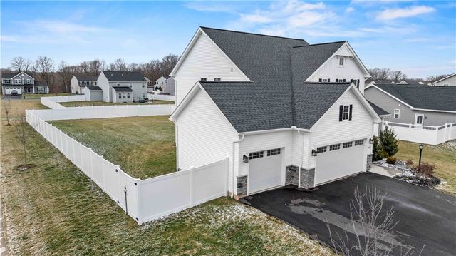 6027 North Ivory Drive, Farmington, NY 14425