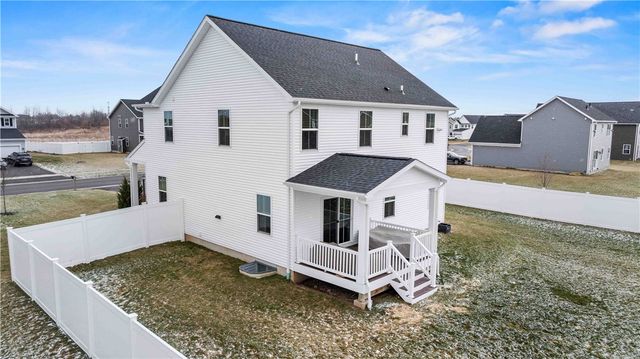 6027 North Ivory Drive, Farmington, NY 14425