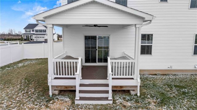 6027 North Ivory Drive, Farmington, NY 14425