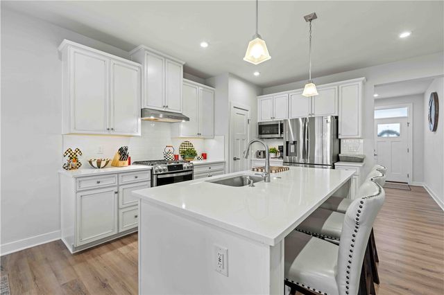 6027 North Ivory Drive, Farmington, NY 14425