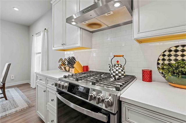 6027 North Ivory Drive, Farmington, NY 14425