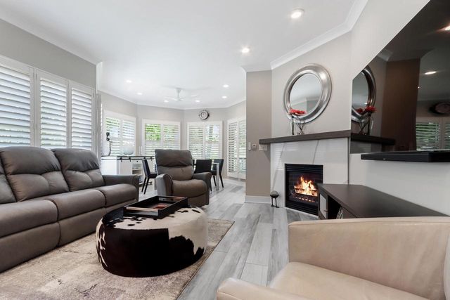 401 Abbey Ridge COURT, Fontana, WI 53125