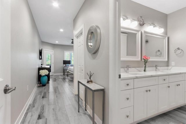 401 Abbey Ridge COURT, Fontana, WI 53125