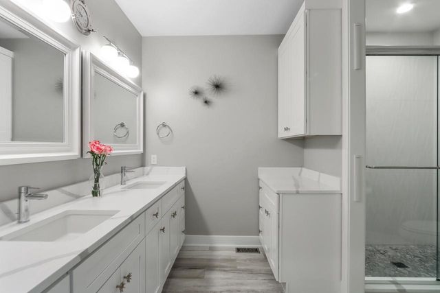 401 Abbey Ridge COURT, Fontana, WI 53125
