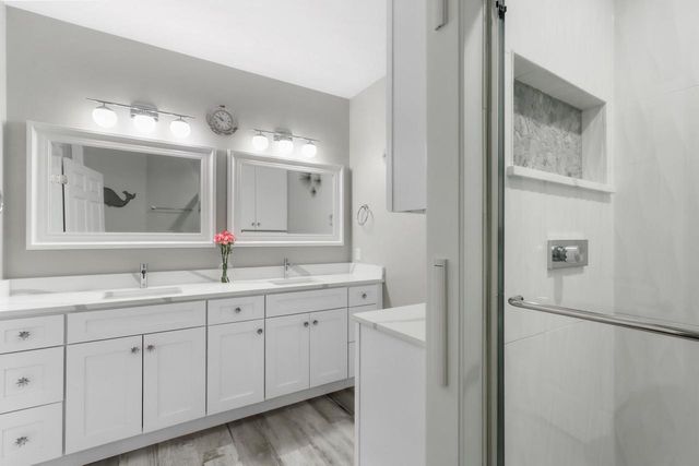 401 Abbey Ridge COURT, Fontana, WI 53125