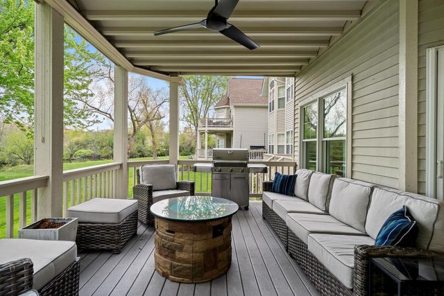 401 Abbey Ridge COURT, Fontana, WI 53125
