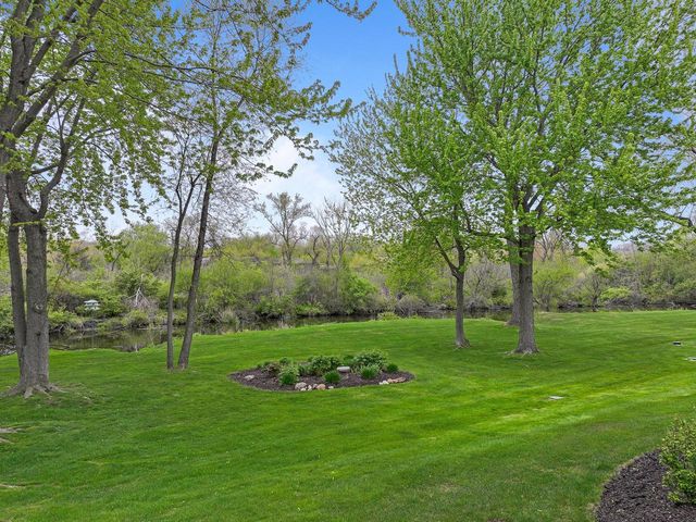 401 Abbey Ridge COURT, Fontana, WI 53125