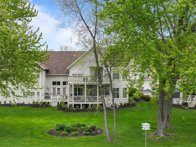 401 Abbey Ridge COURT, Fontana, WI 53125