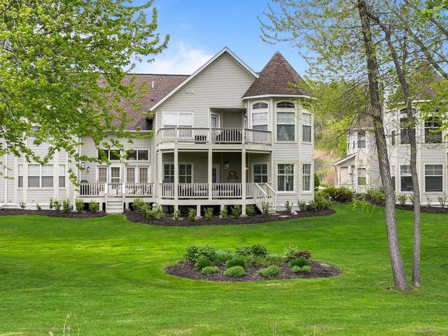 401 Abbey Ridge COURT, Fontana, WI 53125