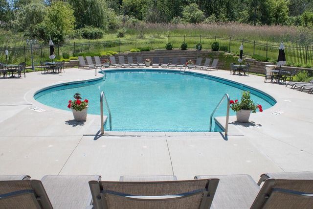 401 Abbey Ridge COURT, Fontana, WI 53125