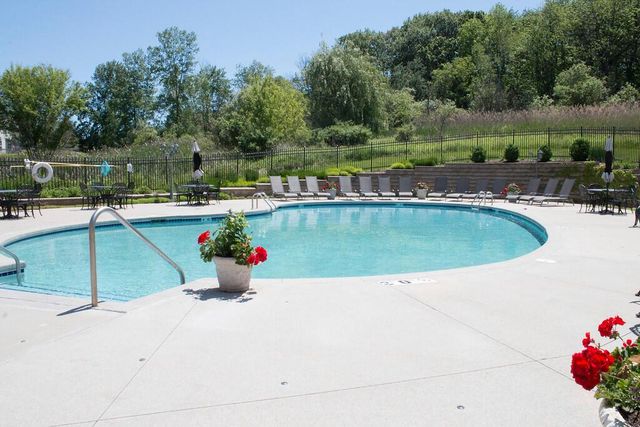401 Abbey Ridge COURT, Fontana, WI 53125