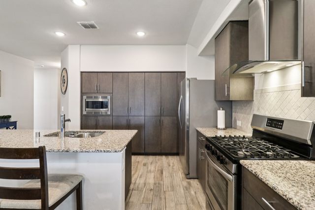 1336 Pleasant Knoll Trail, Aubrey, TX 76227