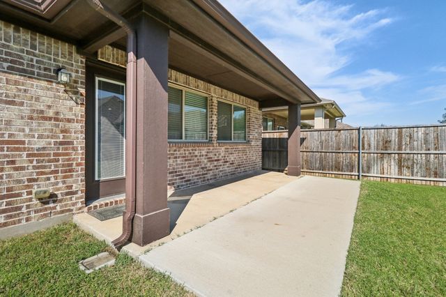 1336 Pleasant Knoll Trail, Aubrey, TX 76227