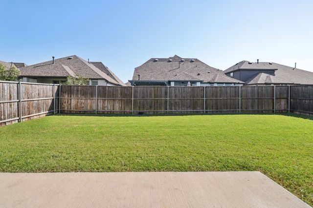 1336 Pleasant Knoll Trail, Aubrey, TX 76227