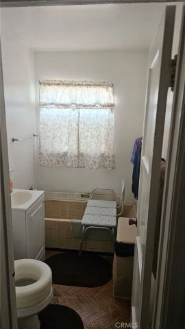 901 E 102nd, Los Angeles, CA 90002