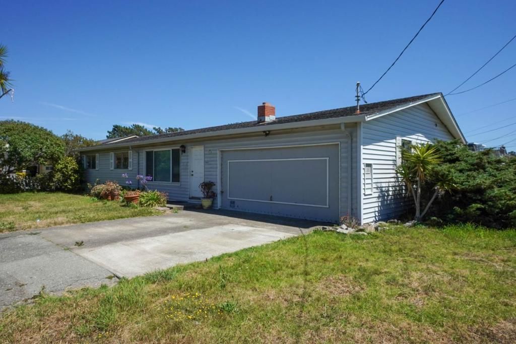 Image 3 of property listing at 200 Filbert Street, Half Moon Bay, CA 94019