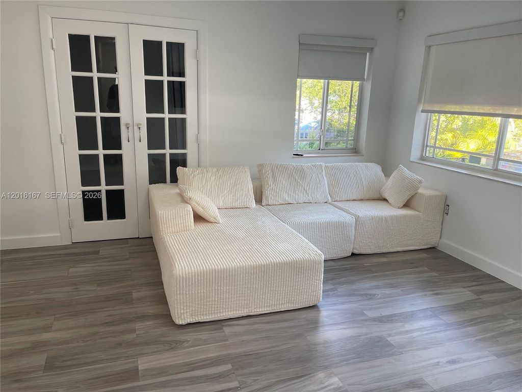20 NW 45th St, Miami, FL 33127