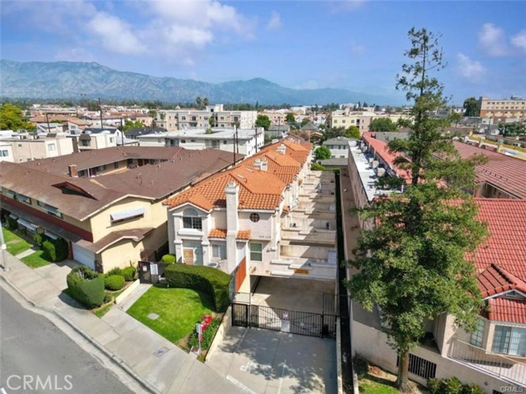 134 N Atlantic B, Alhambra, CA 91801
