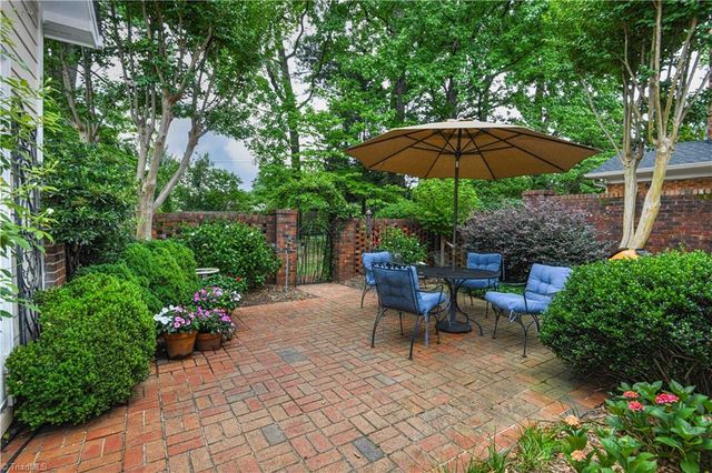 33 Fountain Manor Drive A, Greensboro, NC 27405